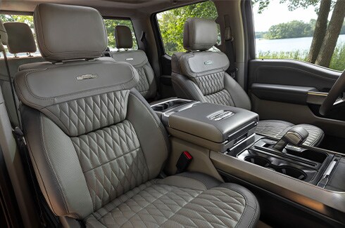 Ford Lobo 2025 versión Platinum Plus equipa los asientos de Lujo en Piel